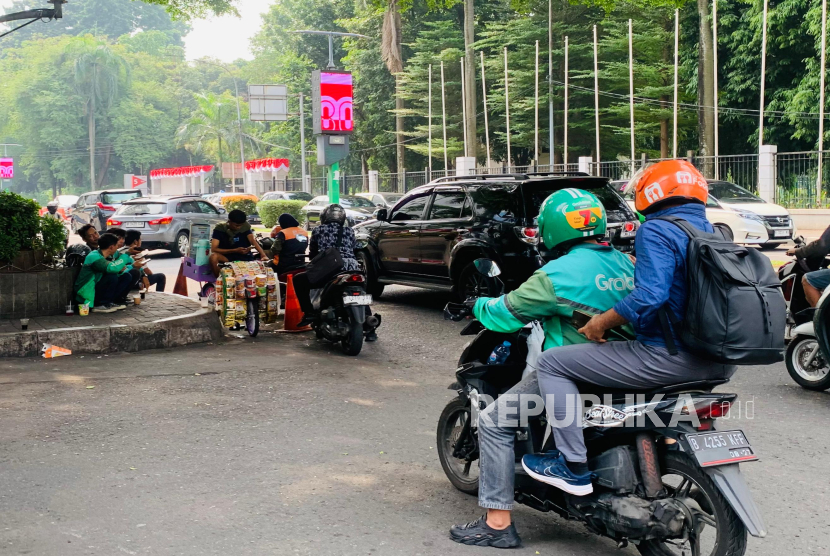 Attachment for Makna HUT RI ke-80, Ojol: Dapat Uang Cukup Tanpa Kerja dari Pagi Sampai Sore