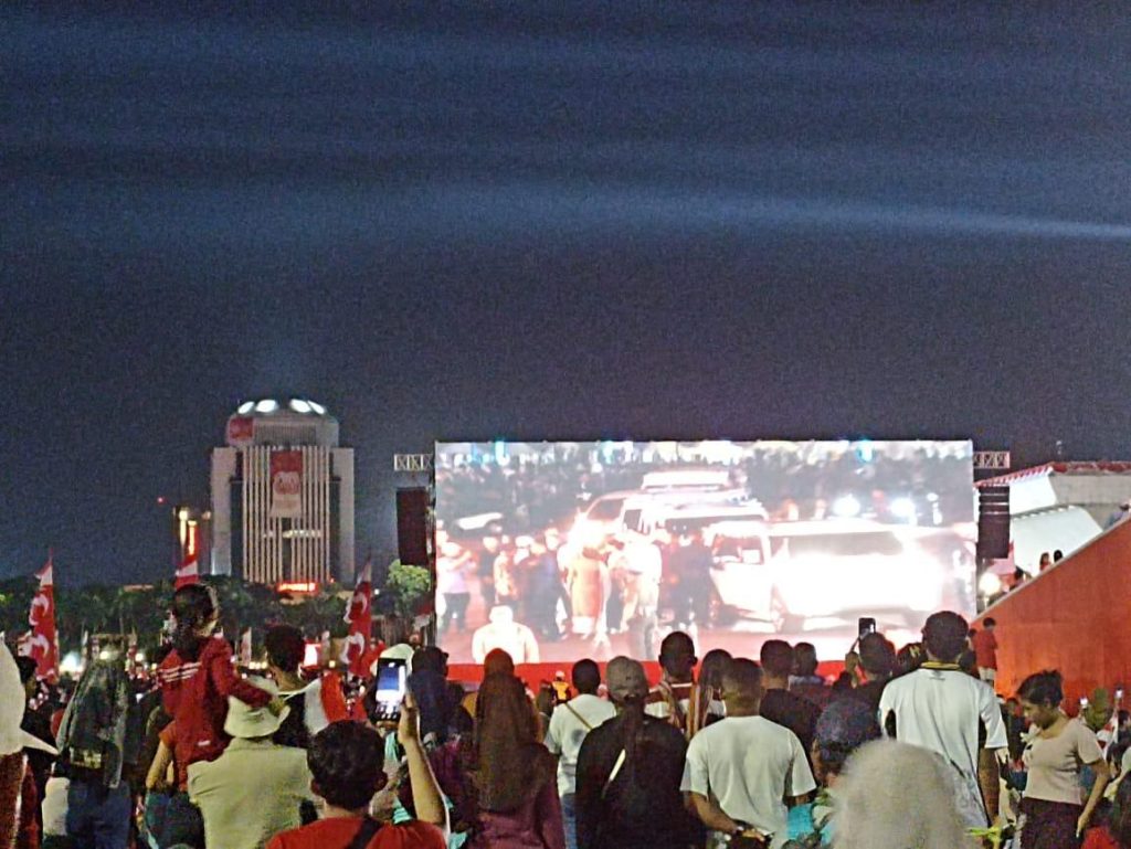 Attachment for Pesta Karnaval HUT ke-8 RI di Monas-Sudirman