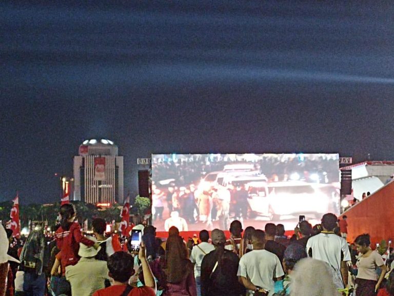 Attachment for Pesta Karnaval HUT ke-8 RI di Monas-Sudirman