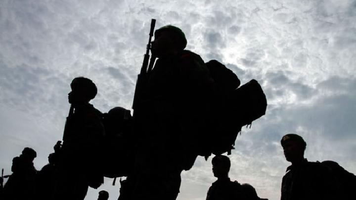 Attachment for Warga Jalai Intan Jaya Mengungsi Setelah Kedatangan Pasukan TNI